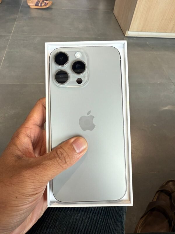 Apple iPhone 16 Pro Max (256 GB) - Image 4