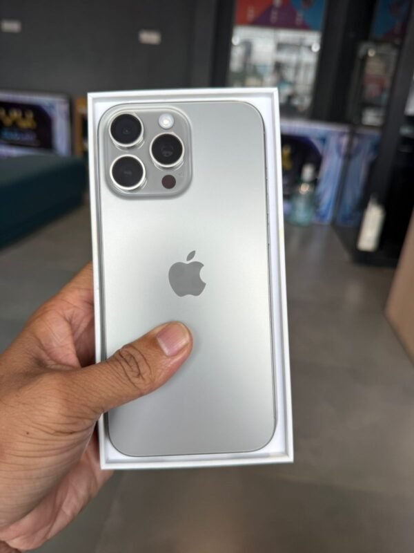 Apple iPhone 16 Pro Max (256 GB) - Image 6
