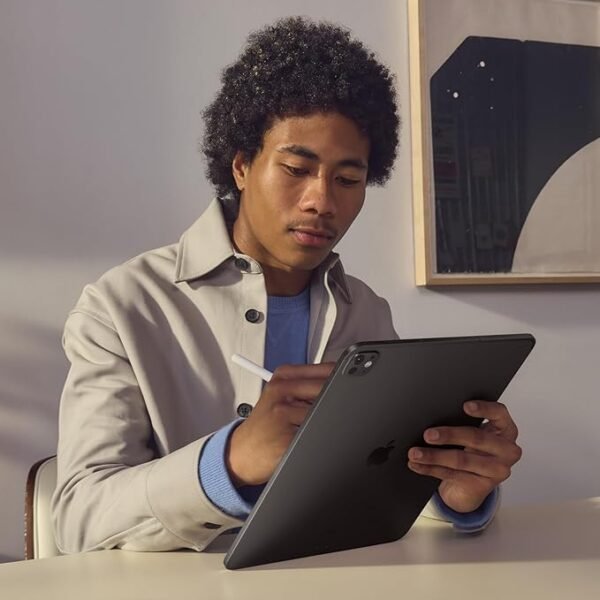 Apple iPad Pro 13″ (M4): Ultra Retina XDR Display, 256GB, Landscape 12MP Front Camera / 12MP Back Camera, LiDAR Scanner, Wi-Fi 6E, Face ID, All-Day Battery Life, Standard Glass — Cellular Space Black - Image 5